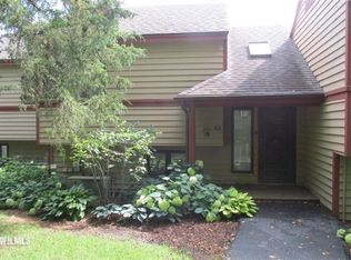 31 Spring Creek Ln, Galena, IL 61036