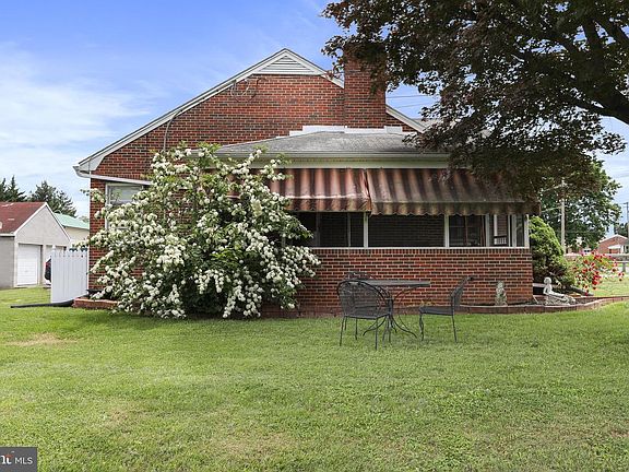 3rd image of 17602 Cedar Lawn Dr