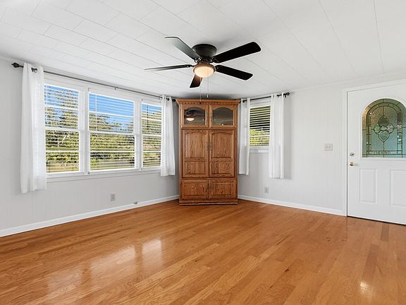 2nd image of 7946 Red Bud Rd NE