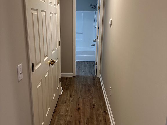 4th image of 4523 Rock Creek Cir