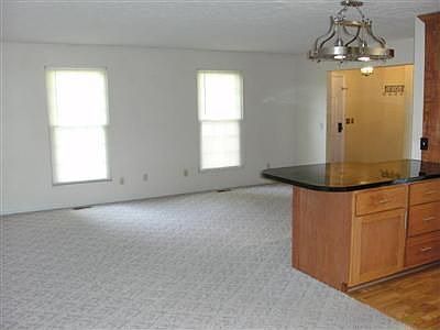 3rd image of 6253 Delcrest Dr