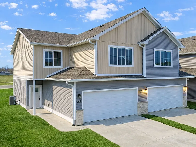 Edgeland Waukee — Photo 1