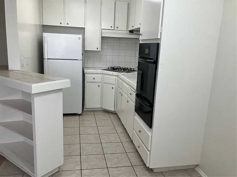 251 N Craig Ave #1 — Photo 11