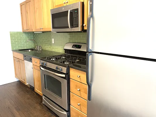 Rented by FirstService Realty (legacy) | media 20