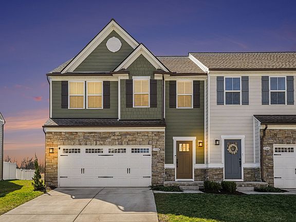 3rd image of 1338 Crescent Ridge Dr