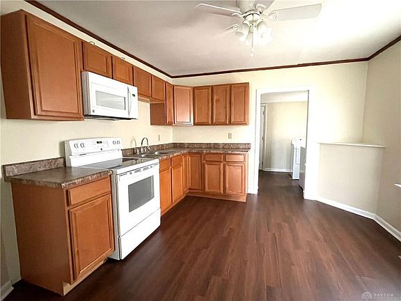 4th image of 745 Park Ave