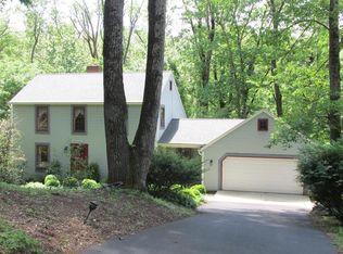 16 Pine Tree Dr, New Cumberland, PA 17070