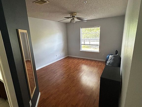 4th image of 104 Reserve Cir APT 100