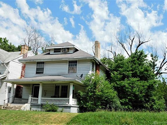 3rd image of 1617 W Grand Ave