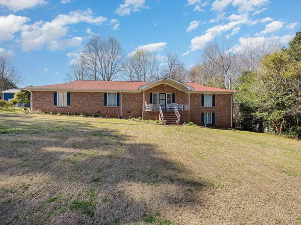 12 Rollingreen Rd, Greer, SC 29651