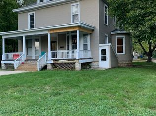 305 College Ave #3, Dekalb, IL 60115