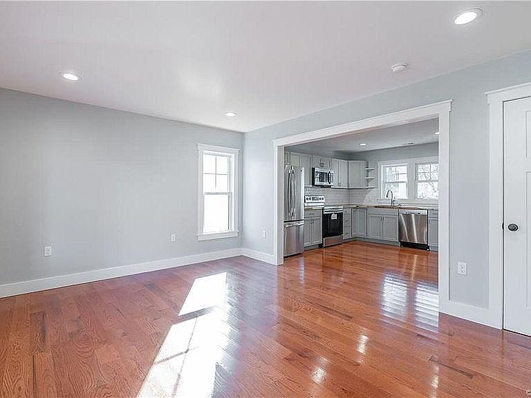 1st image of 30000 Porter St