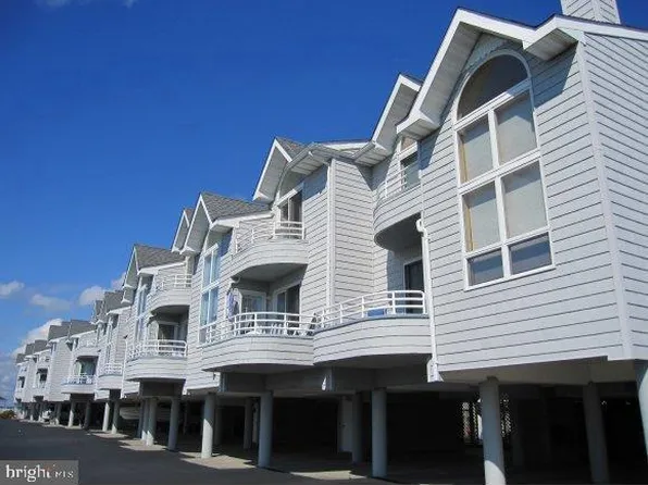 420 8th St APT 2S, Beach Haven, NJ 08008