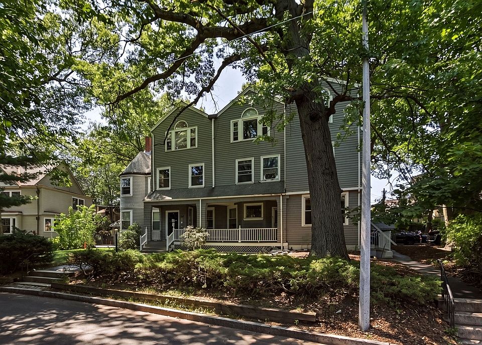 1st image of 127 Kilsyth Rd APT 3