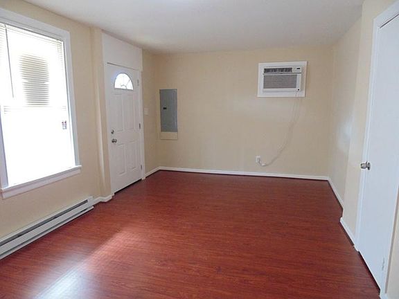 2nd image of 2405 Wright Ave