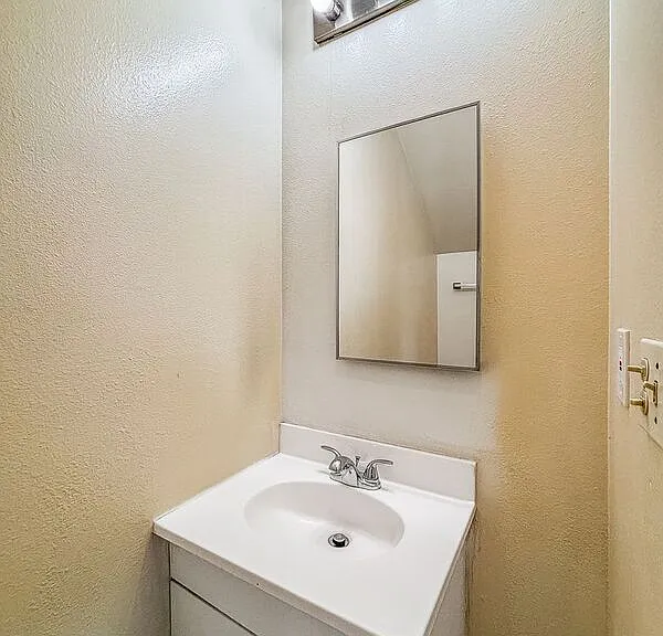 4379 McClintock St #B — Photo 8