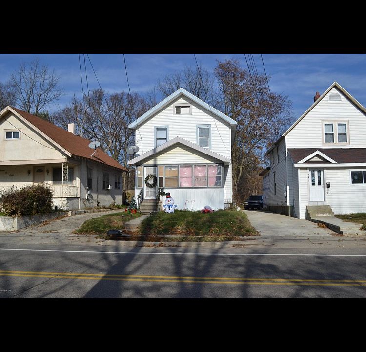 1st image of 706 Van Buren St W