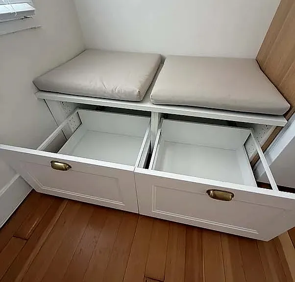 storage dining booth