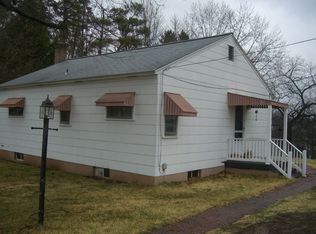 7 Cherry St, Barnesville, PA 18214