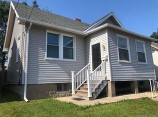 18 Harvey St, Bridgeport, CT 06610