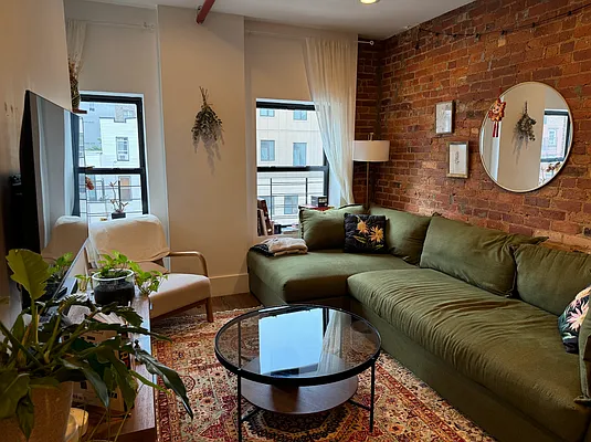 Rented by APT212 INC | media 1