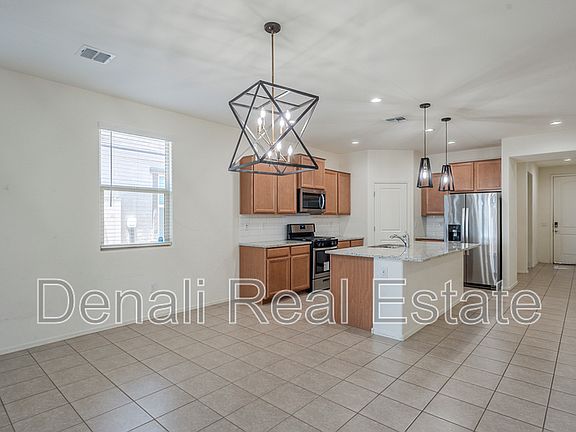 3rd image of 10651 W Chestnut St