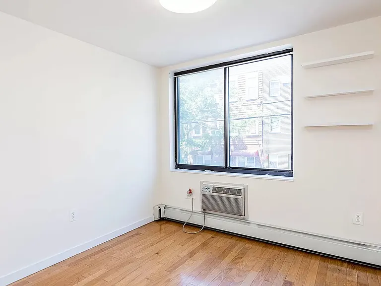 924 Metropolitan Ave #206 — Photo 10