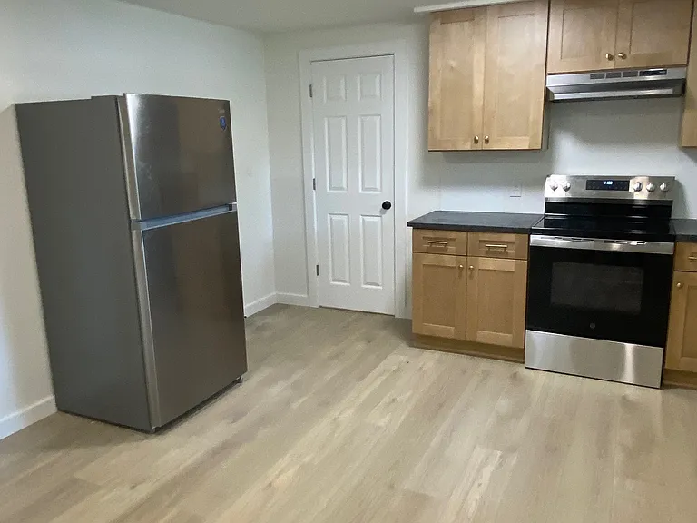 138 Ash Ln #B — Photo 3