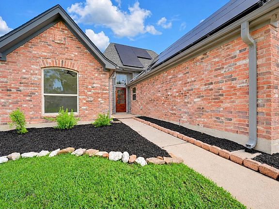 3rd image of 15702 Fern Ridge Dr