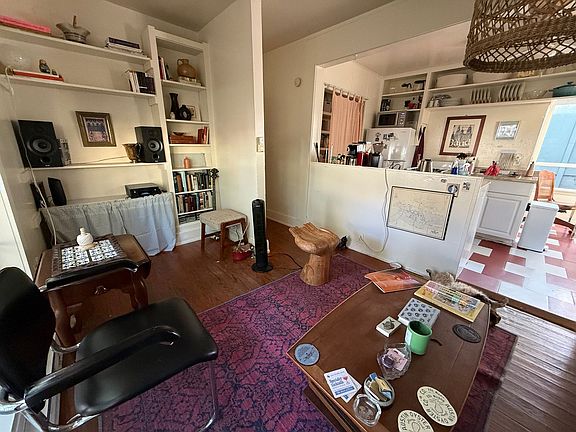 5th image of 3404 1/2 Grooms St APT A