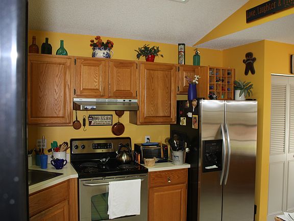 3rd image of 4638 Lakeside Cir