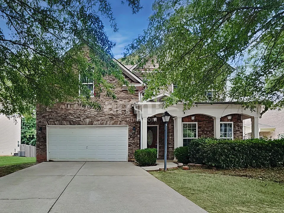 2737 Autumn Bluff Way