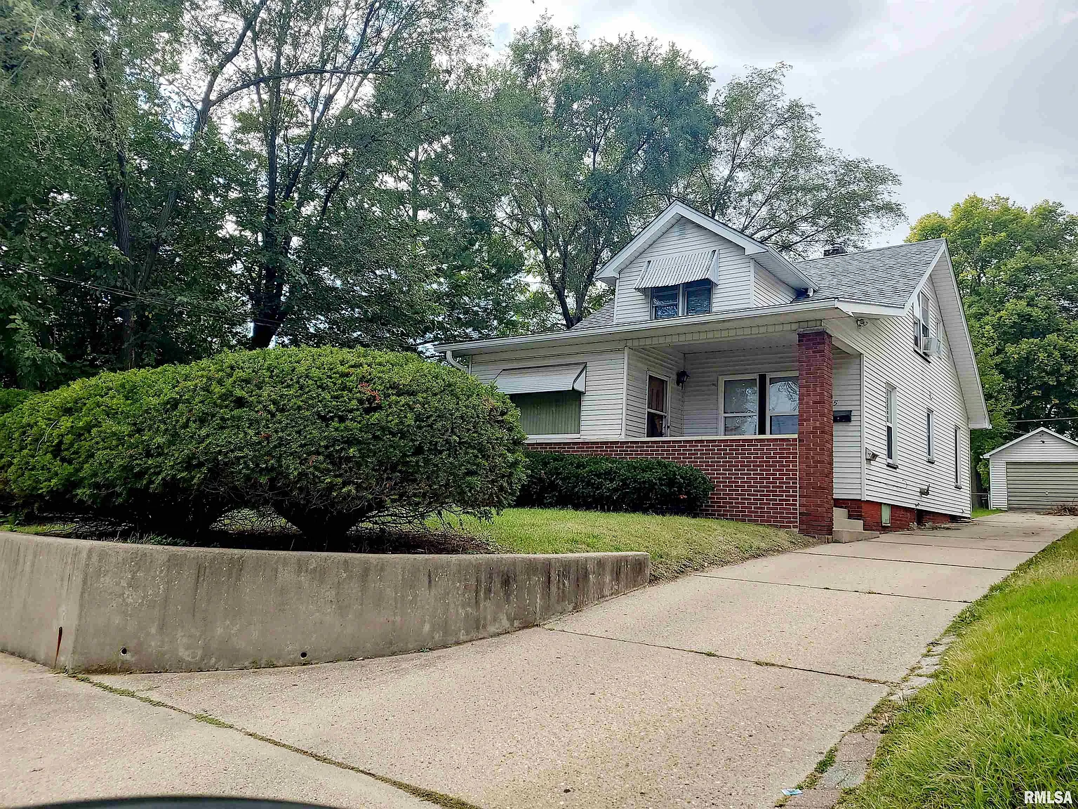 2305 NE Monroe St photo 1