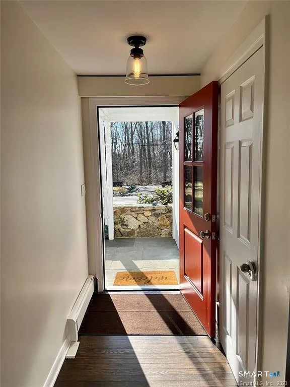 2 bed, 2.0 bath, 1298 sqft, $5,200 — Photo 4
