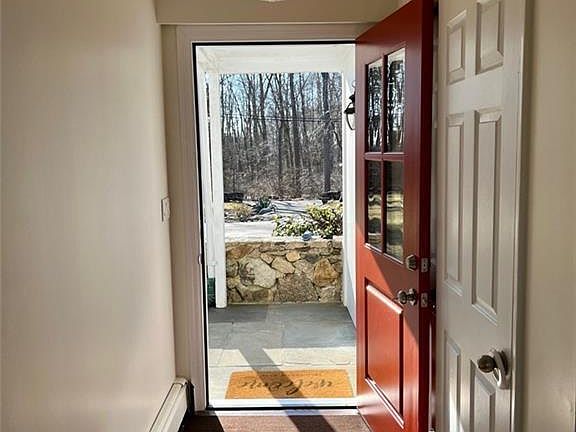 4th image of 115 Seir Hill Rd