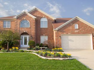 2768 Freeland Cir, Naperville, IL 60564