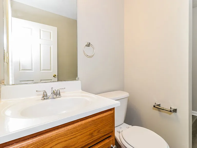 2124 Oakland Spring Dr — Photo 15