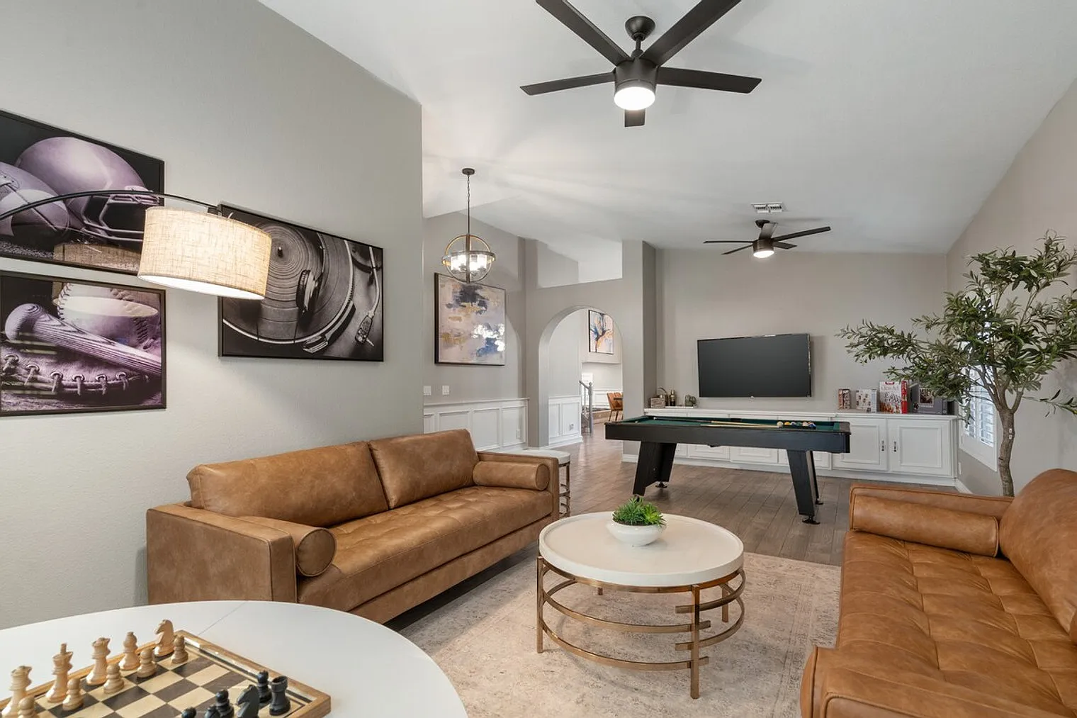 6 bed, 3.0 bath, $10,478 — Photo 2