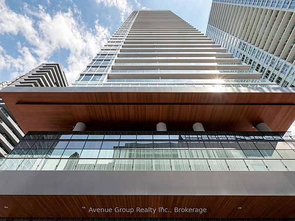 3rd image of 19 Bathurst St #1105