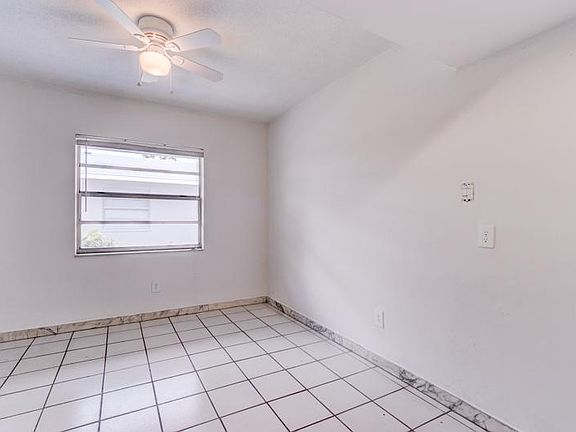 4th image of 708 NE 1st St APT 4