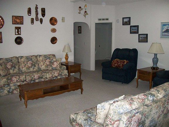3rd image of 3705 W Lakeside Cir