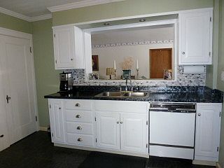 5th image of 138 Catlin Ave