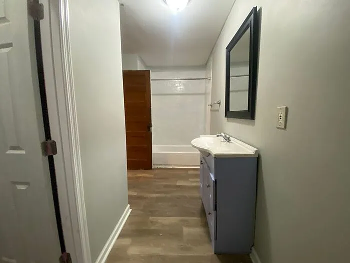 320 Elberta St #A — Photo 4