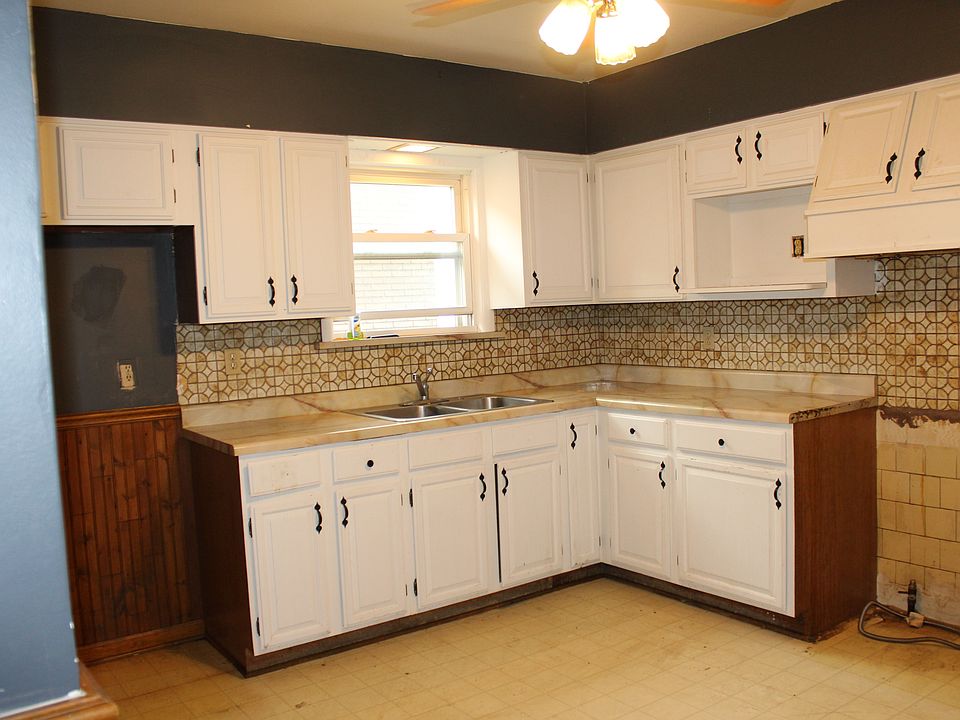 2nd image of 2448 Birch Ave