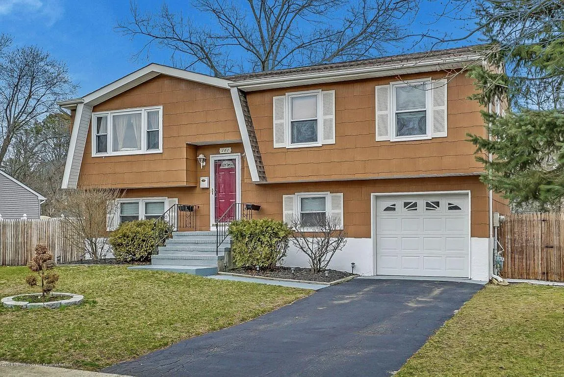 161 Berkeley Dr photo 1