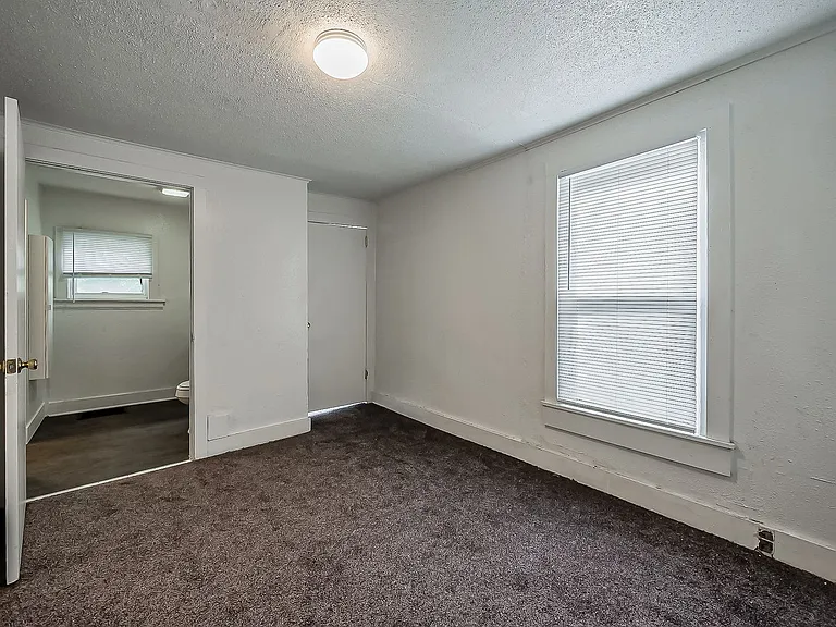 312 Ballard St — Photo 13