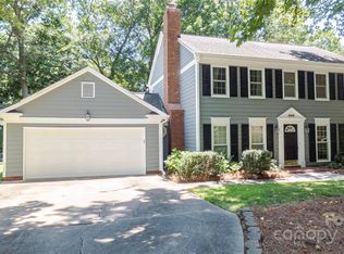 3008 Heathcroft Ct, Charlotte, NC 28269