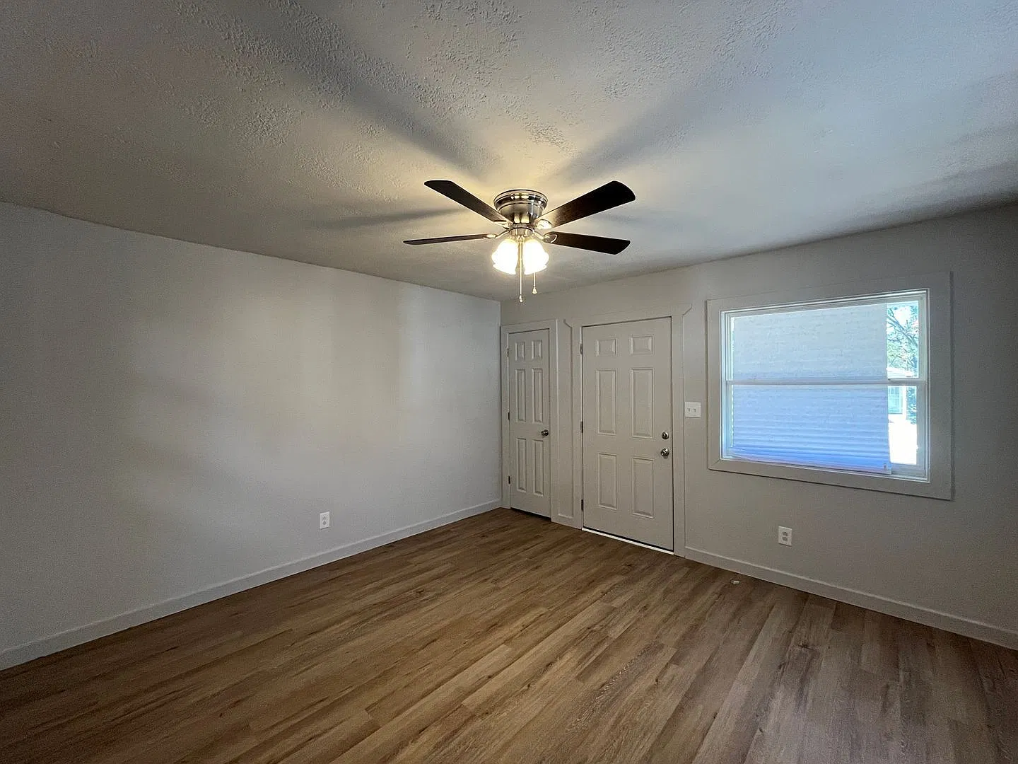 2 bed, 1.0 bath, 800 sqft, $925 — Photo 3