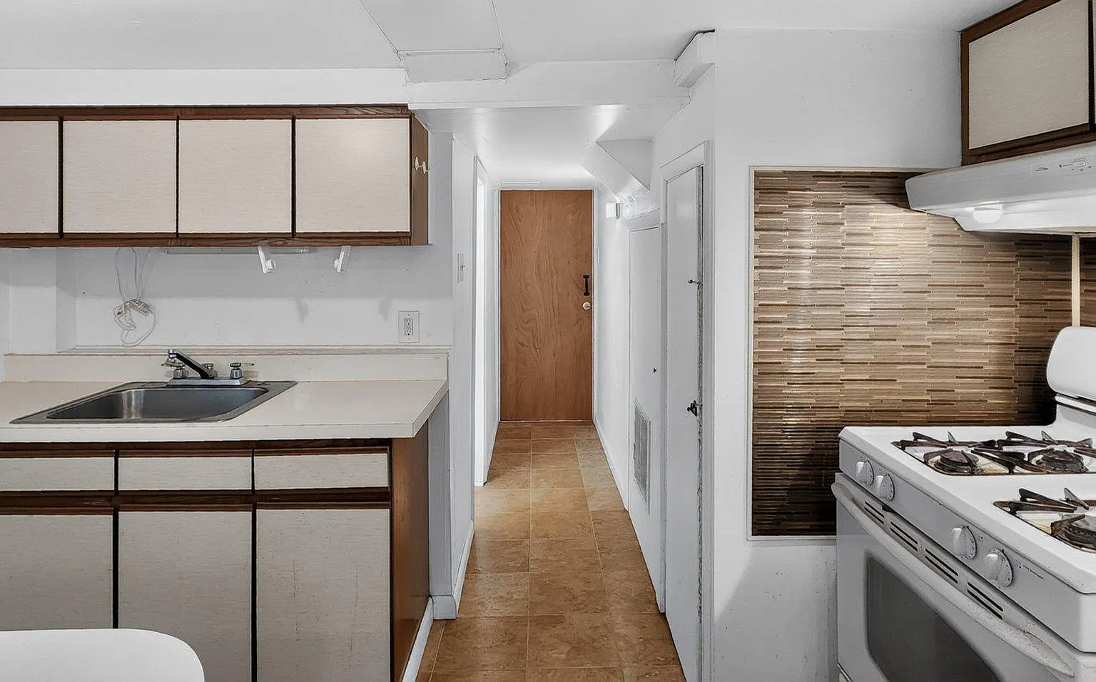 1 bed, 1.0 bath, 750 sqft, $1,400 — Photo 2