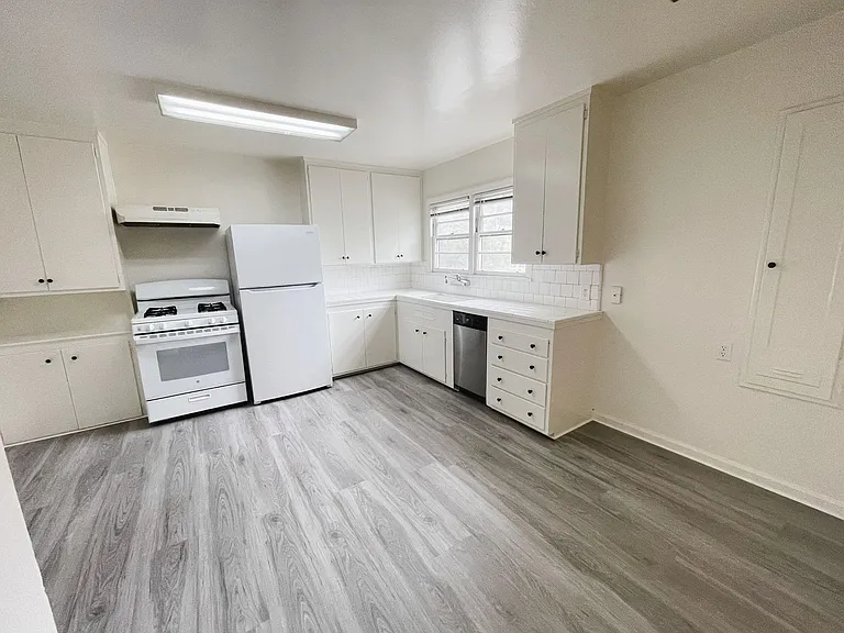 1720 San Carlos Ave — Photo 10